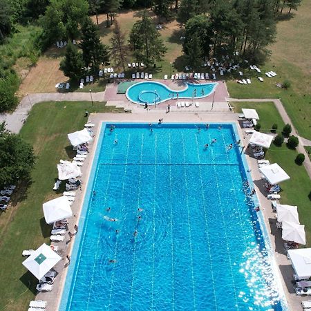 Paradise Park Polski Trumbesh Exterior photo