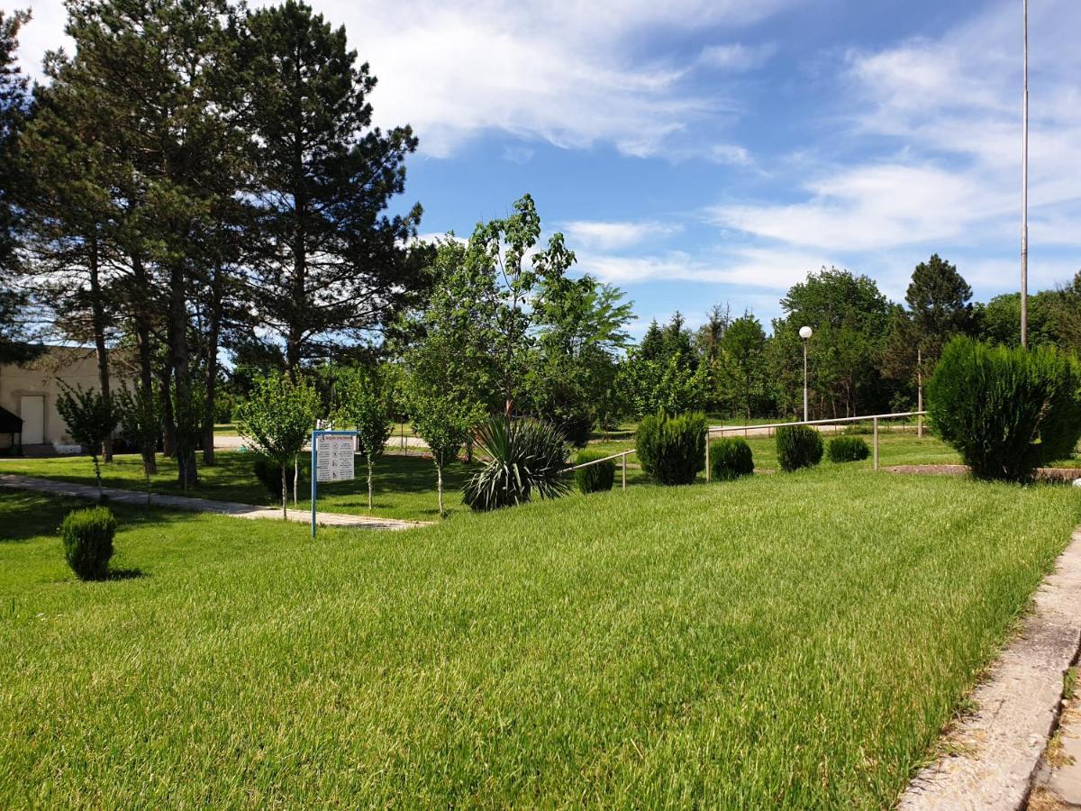 Paradise Park Polski Trumbesh Exterior photo